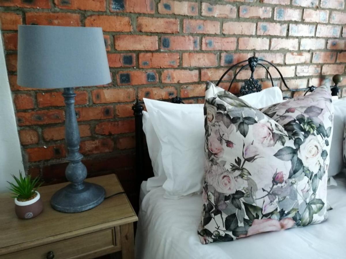 LemonBlossom Bloemfontein Esterno foto